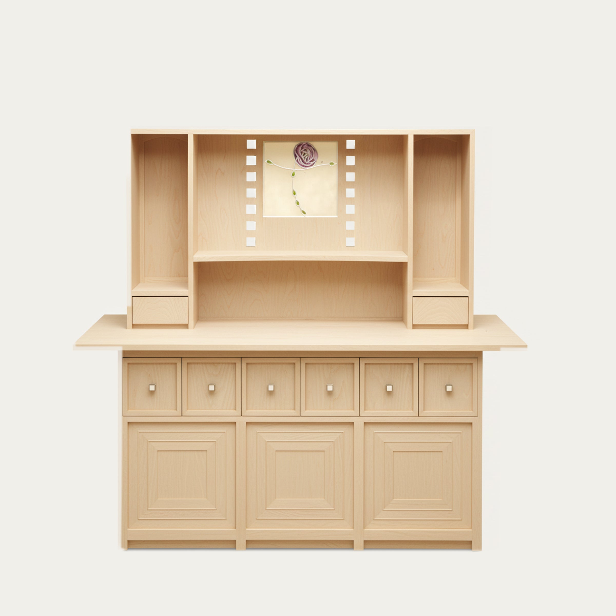 Helles D.S.5 Sideboard von Charles Rennie Mackintosh 1918 in naturbelassenem Holz mit Schubladen, Türen und ornamentalem Rückwandelement