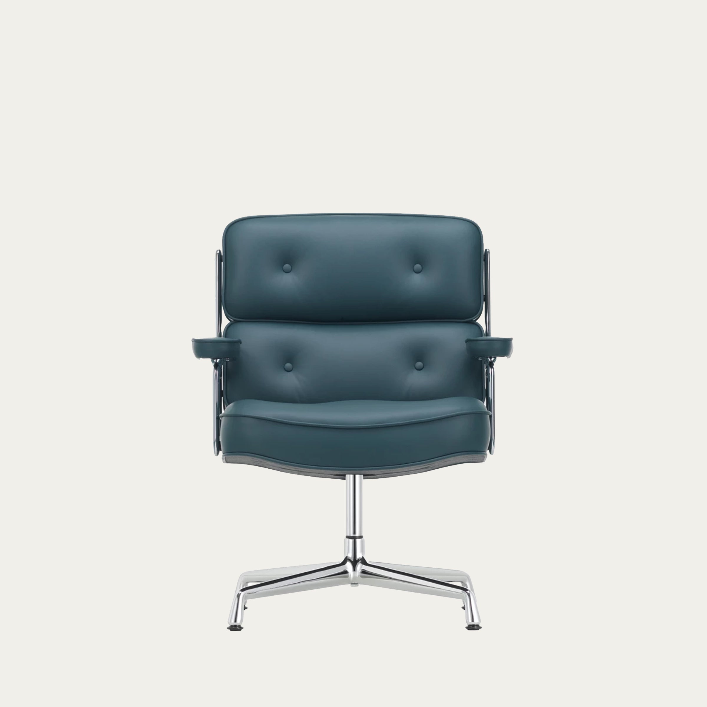 Frontansicht des ES 108 Soft Pad Chair von Charles & Ray Eames aus dem Jahr 1960 mit gepolsterter Lederfläche, Aluminiumgestell und Drehfuß im Mid-Century-Design