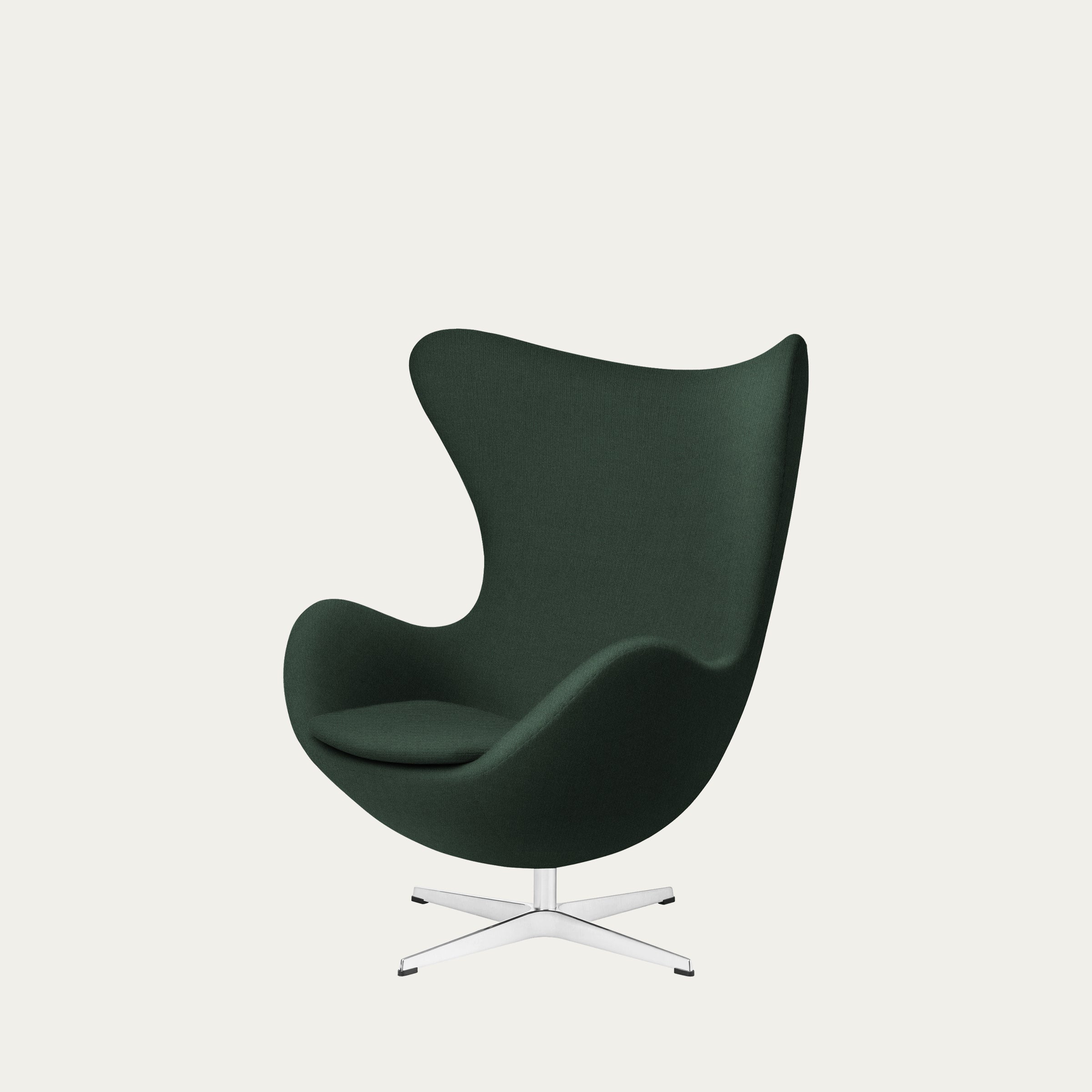 Egg Chair von Arne Jacobsen mit dunkelgrünem Stoffbezug und ikonischer Hochlehne