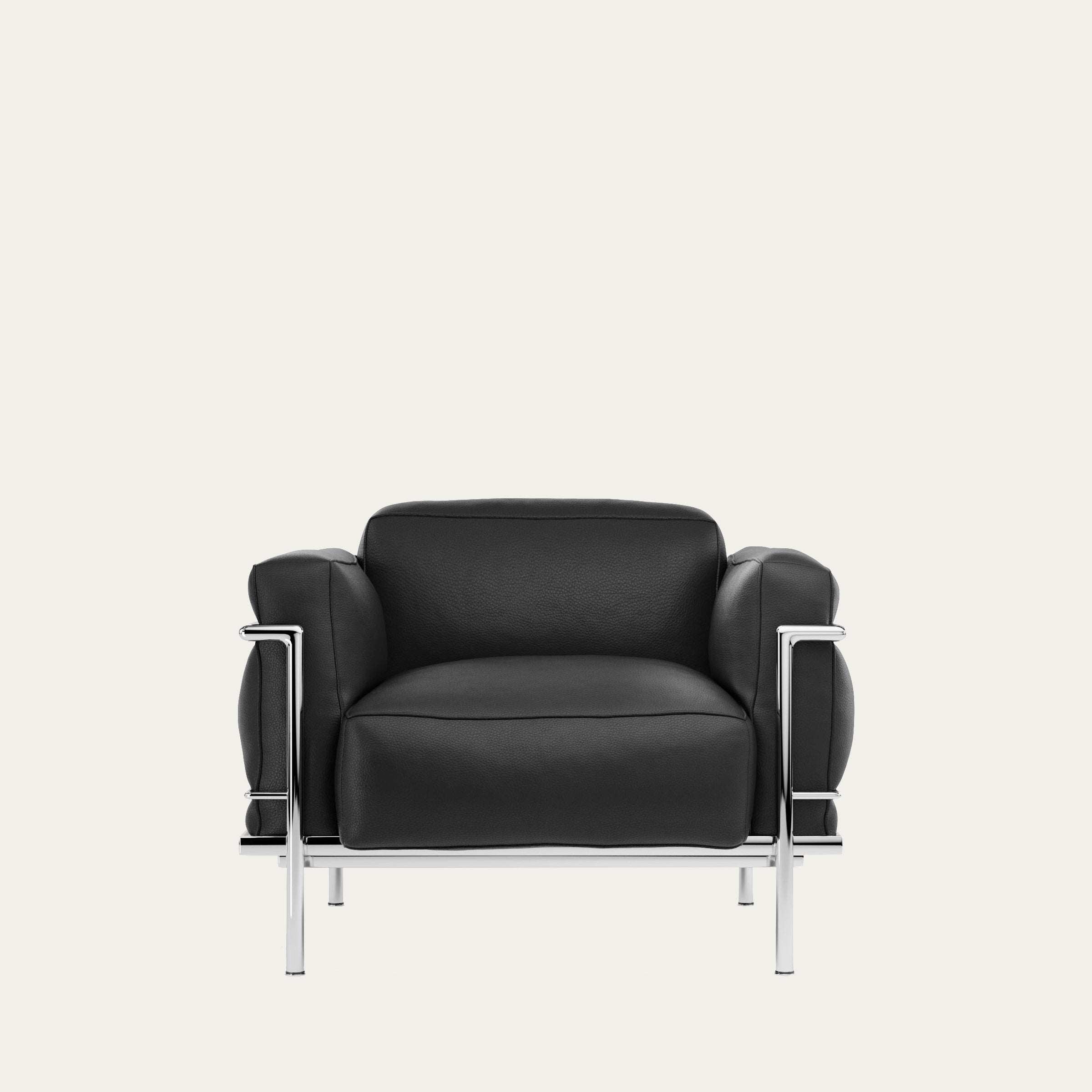 Frontansicht des Grand Confort Sessels von Le Corbusier in schwarzem Leder mit verchromtem Stahlrohrrahmen