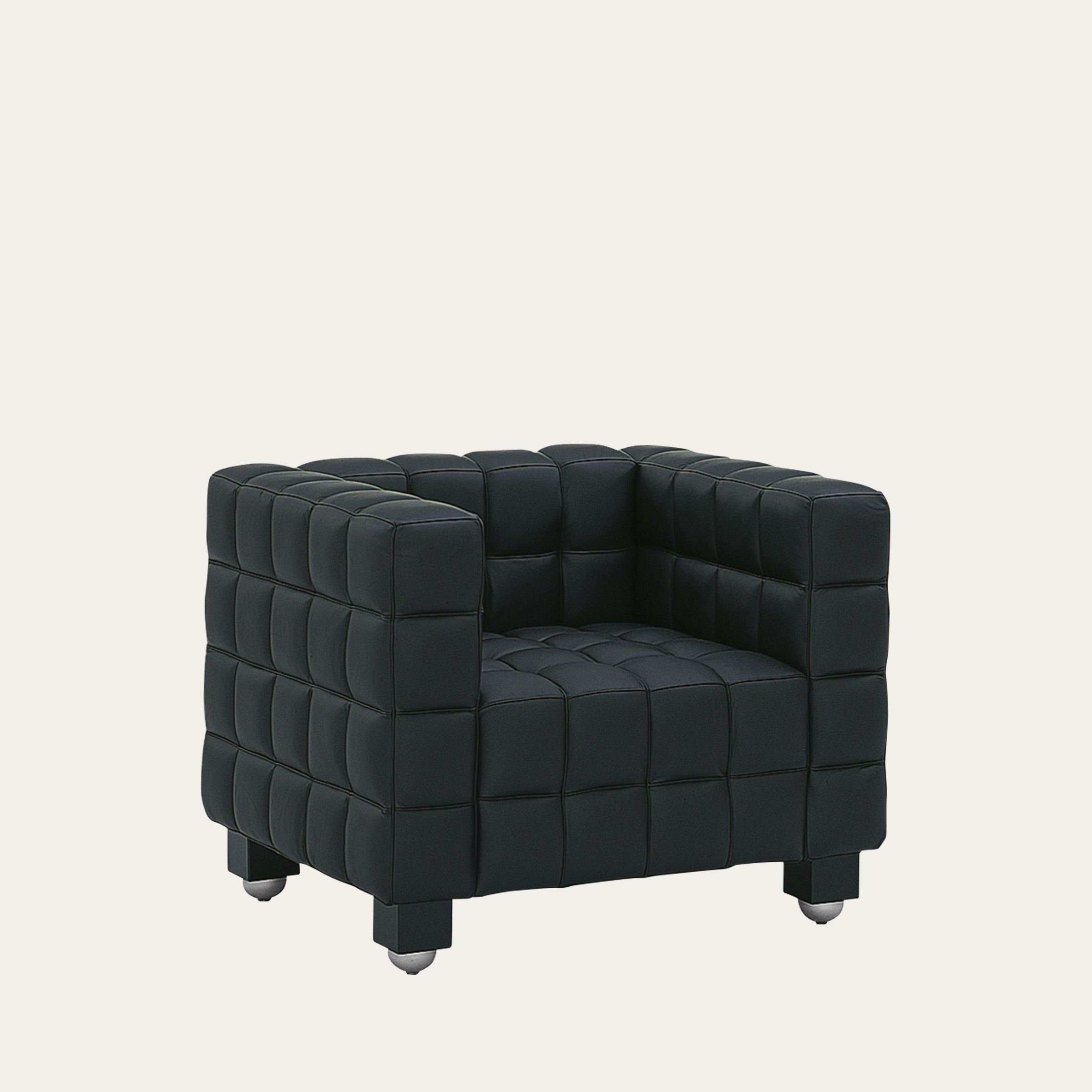 Schwarzer Kubus Sessel von Josef Hoffmann mit tief gesteppter, kubischer Lederpolsterung