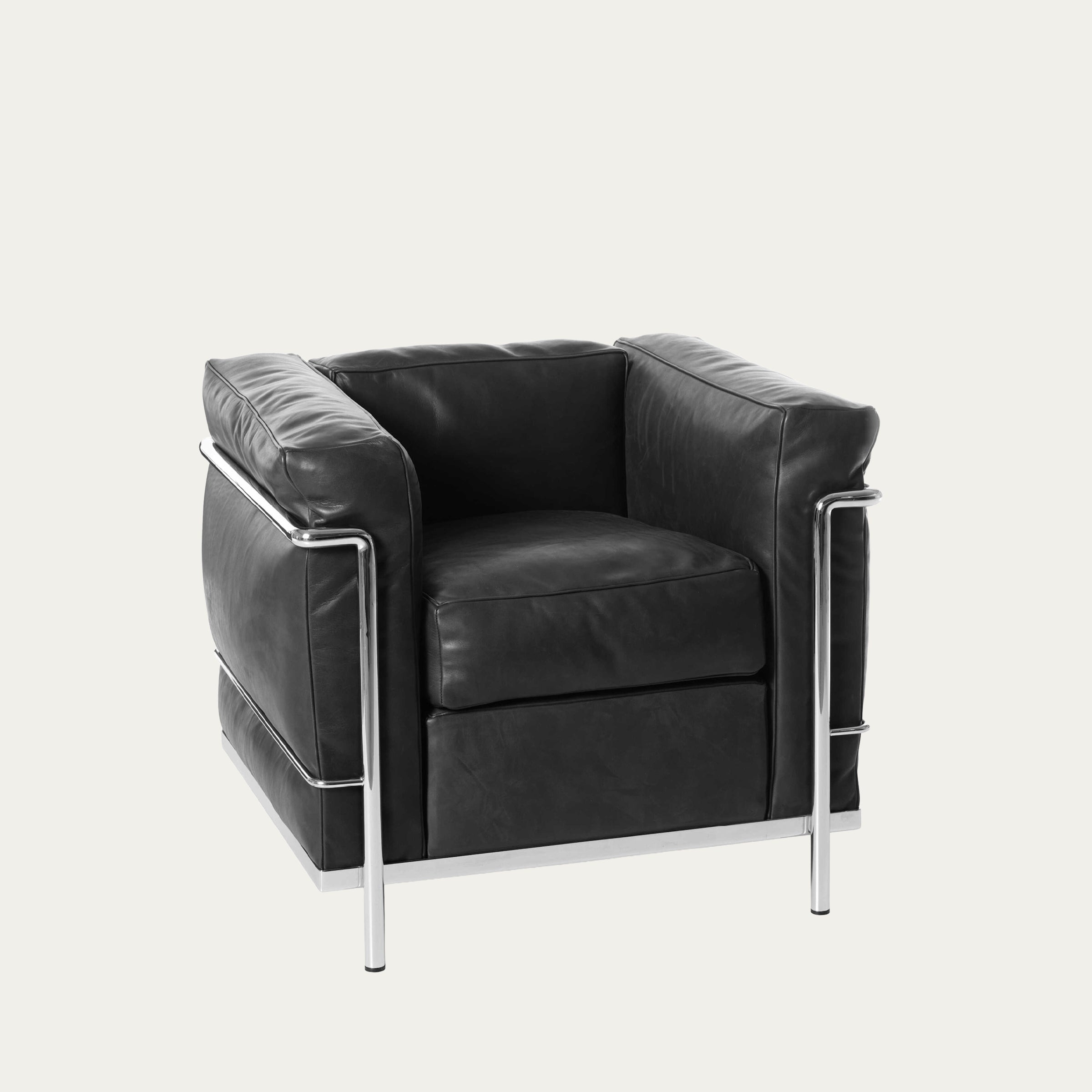 Schwarzer LC2 Sessel Petit Modèle von Le Corbusier mit glänzendem Lederbezug und verchromtem Stahlrahmen