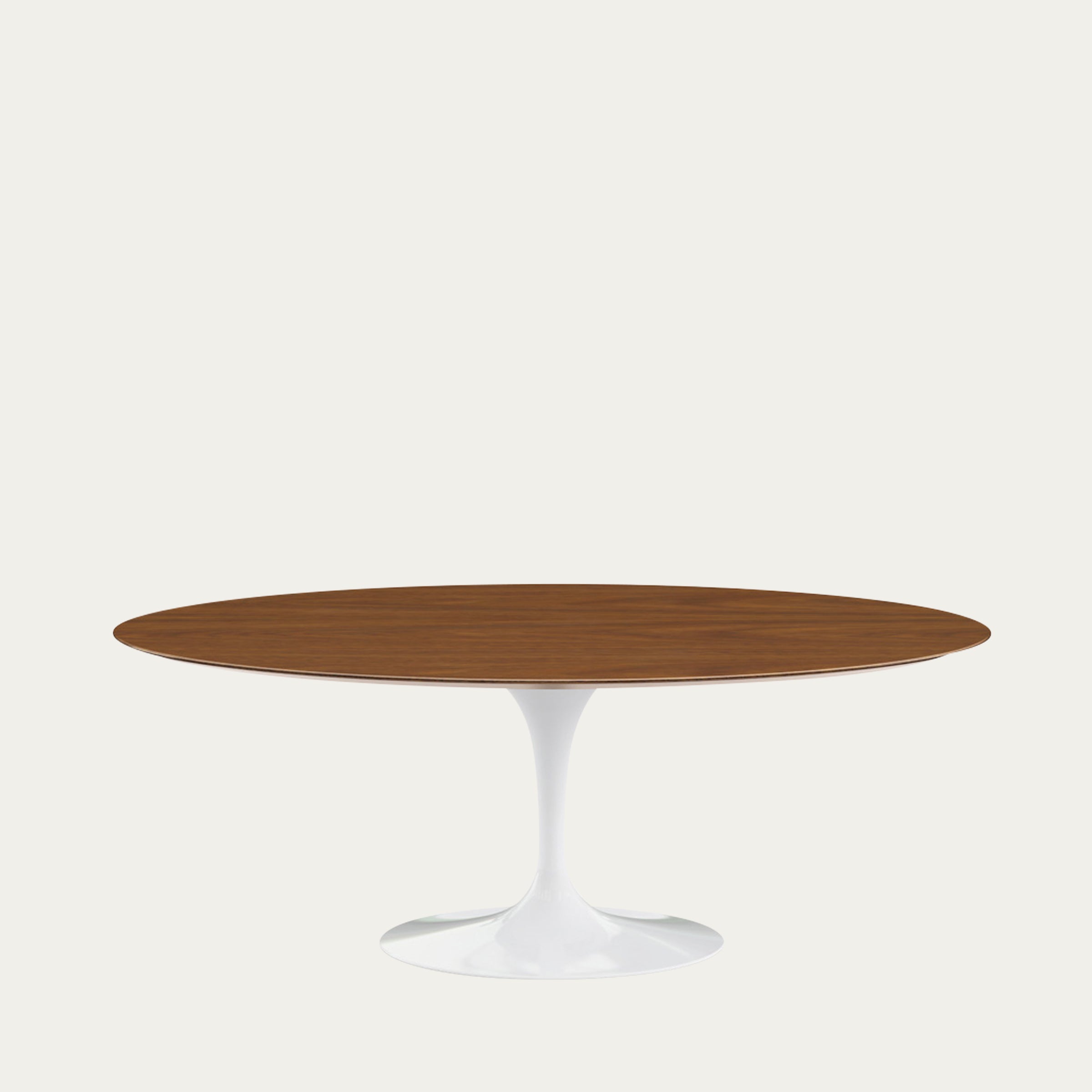 Ikonischer Oval-Tisch mit Nussbaumplatte und Tulpenfuß im Mid-Century-Stil