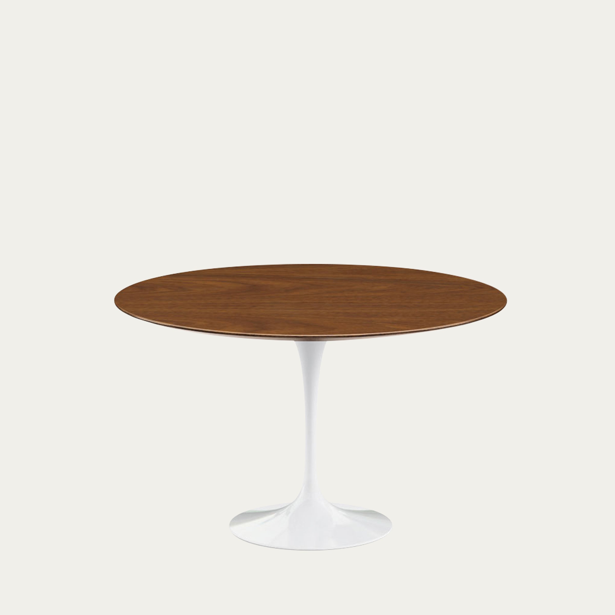 Runder Tulip Table von Eero Saarinen 1957 mit Nussbaum-Tischplatte und ikonischem Tulpenfuß