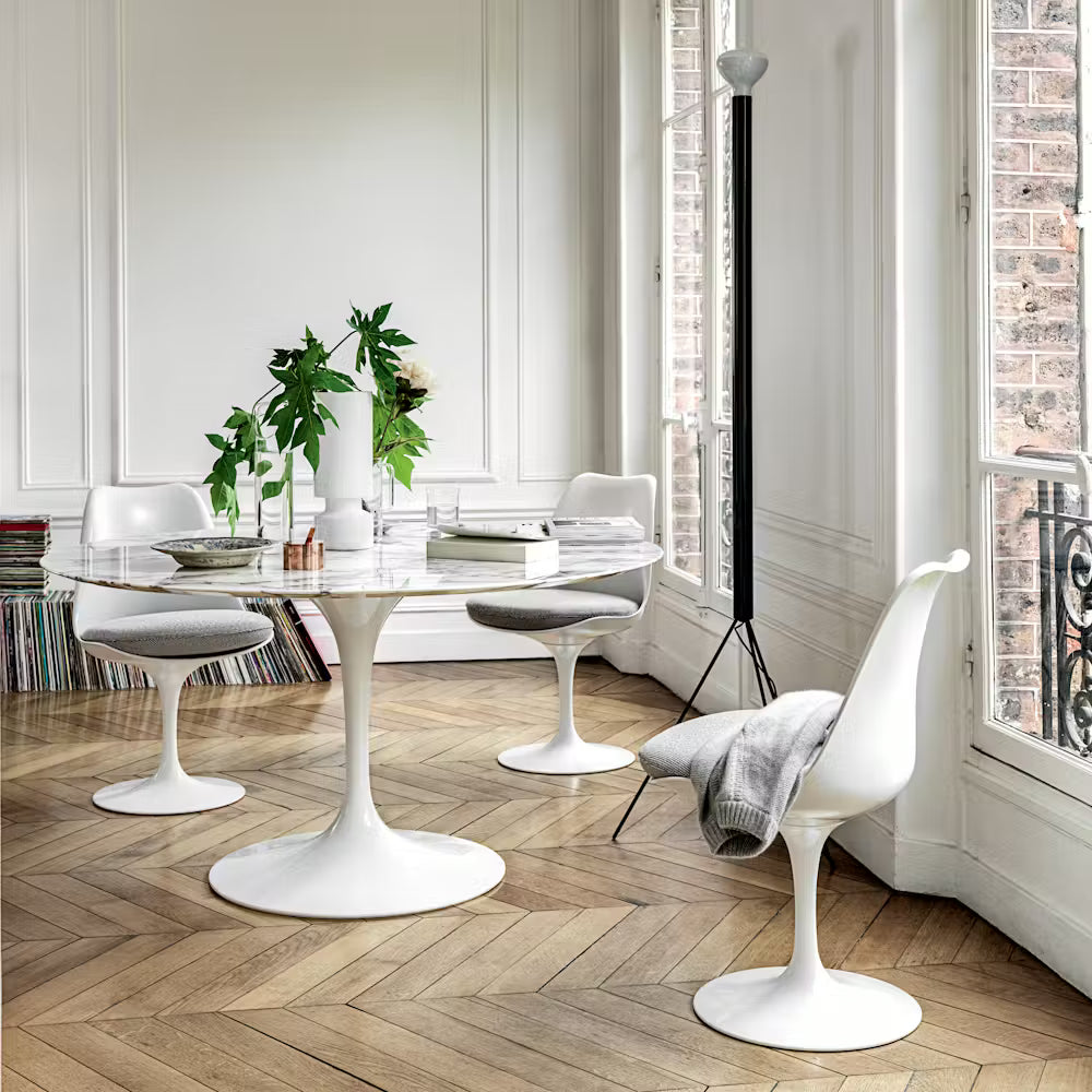 Tulip Table & Chairs: Eero Saarinen und die Befreiung vom Tischbein-Chaos