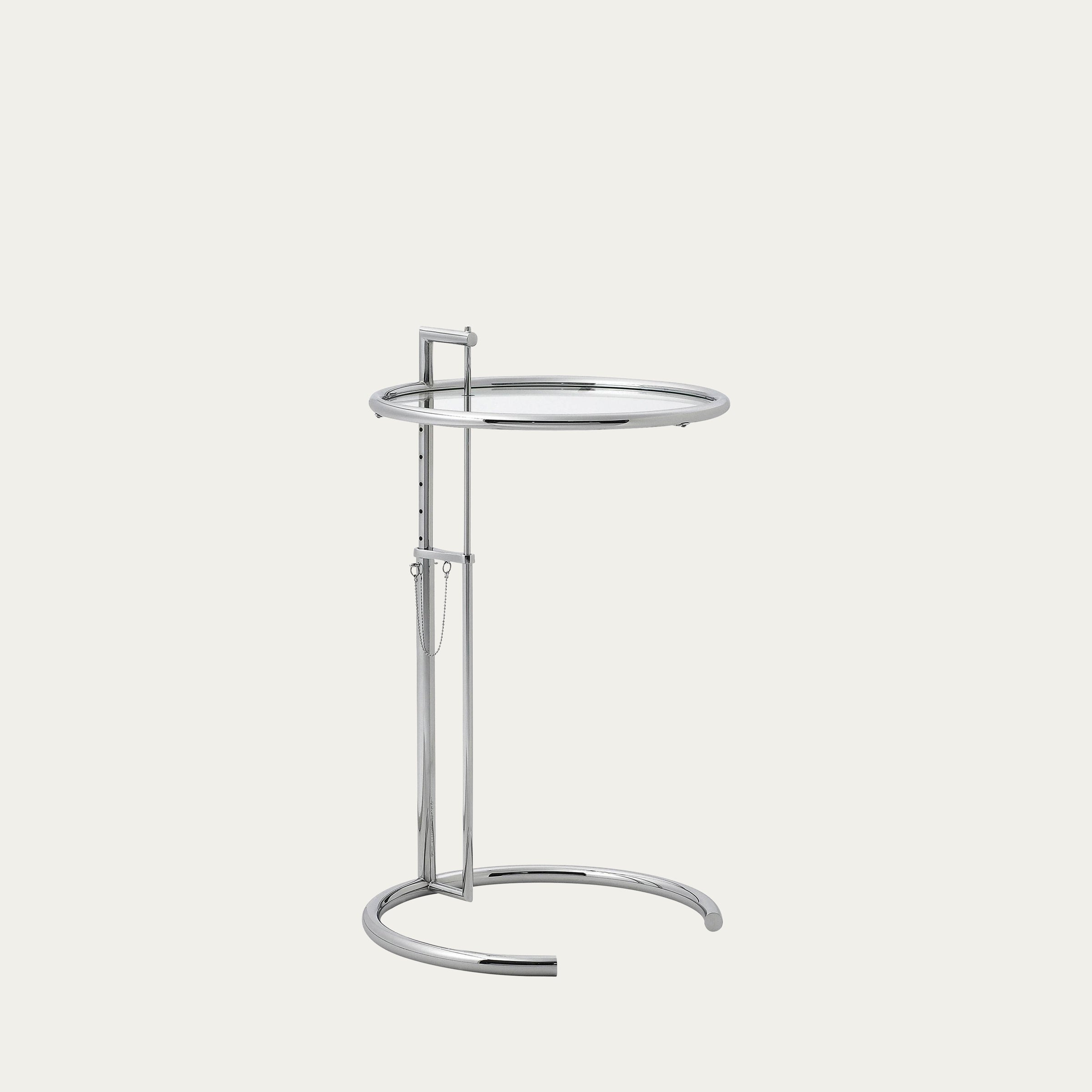 Adjustable Table E1027 von Eileen Gray 1927 mit filigranem Chromgestell und transparenter Glasplatte