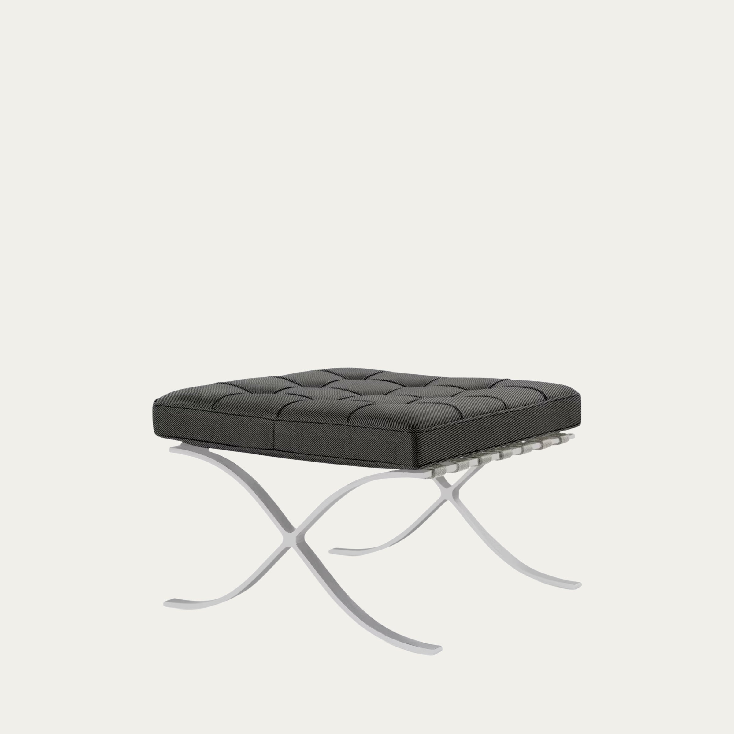 Schwarzer Barcelona Hocker mit gepolstertem Stoff- oder Lederbezug und verchromtem X-Gestell