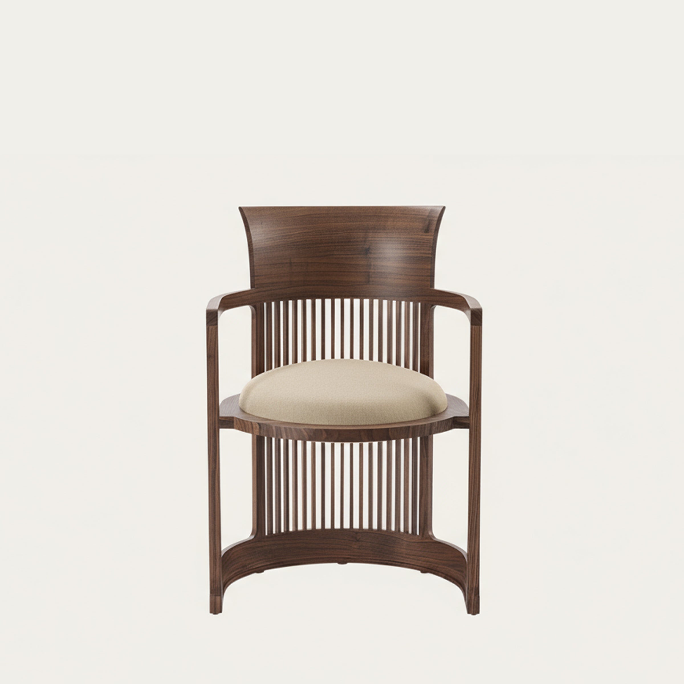 Frontansicht des Barrel Chairs von Frank Lloyd Wright aus Nussbaumholz mit rundem beigem Sitzkiss