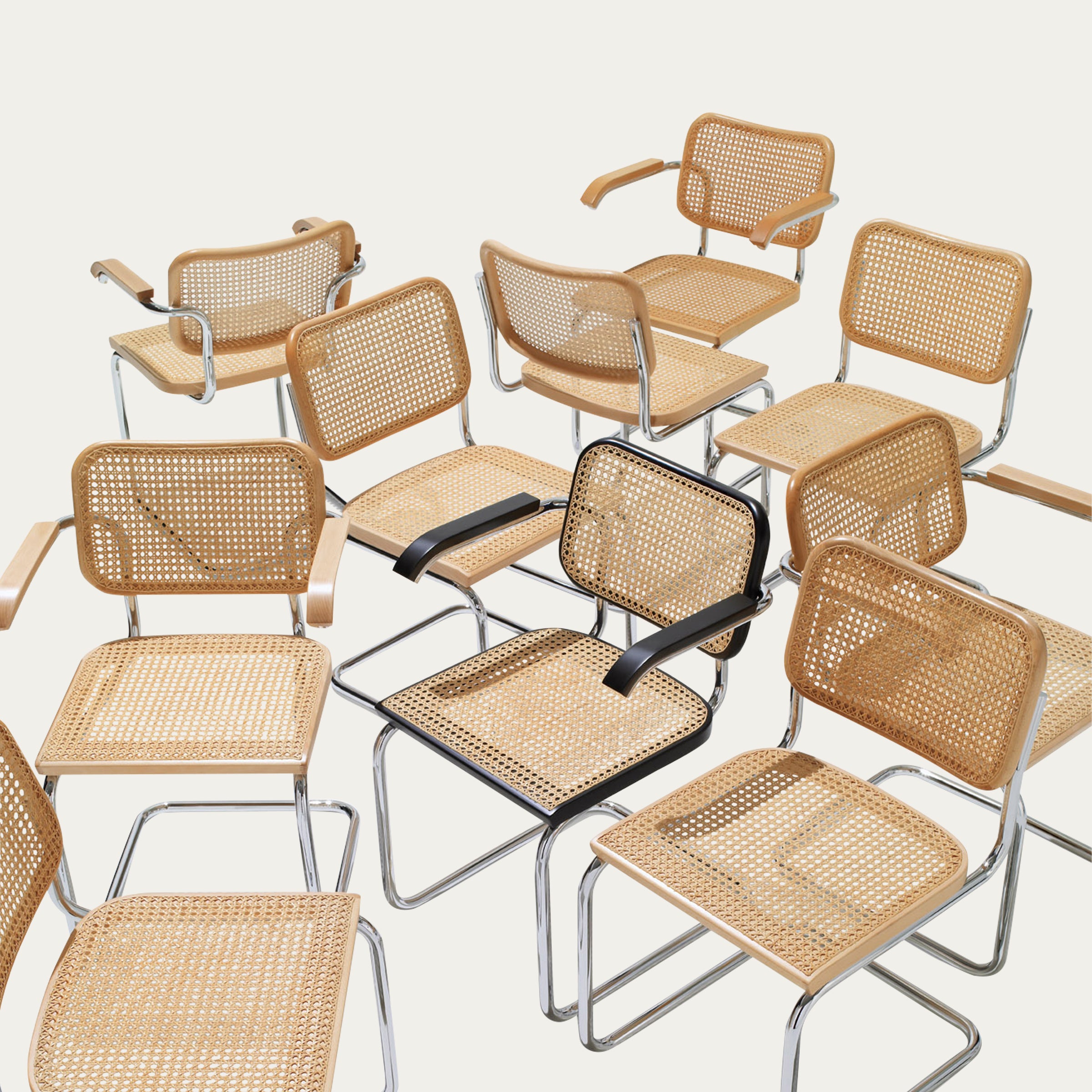 Gruppe von Cesca Stühlen in unterschiedlichen Varianten mit Wiener Geflecht, Armlehnen und Chromgestellen