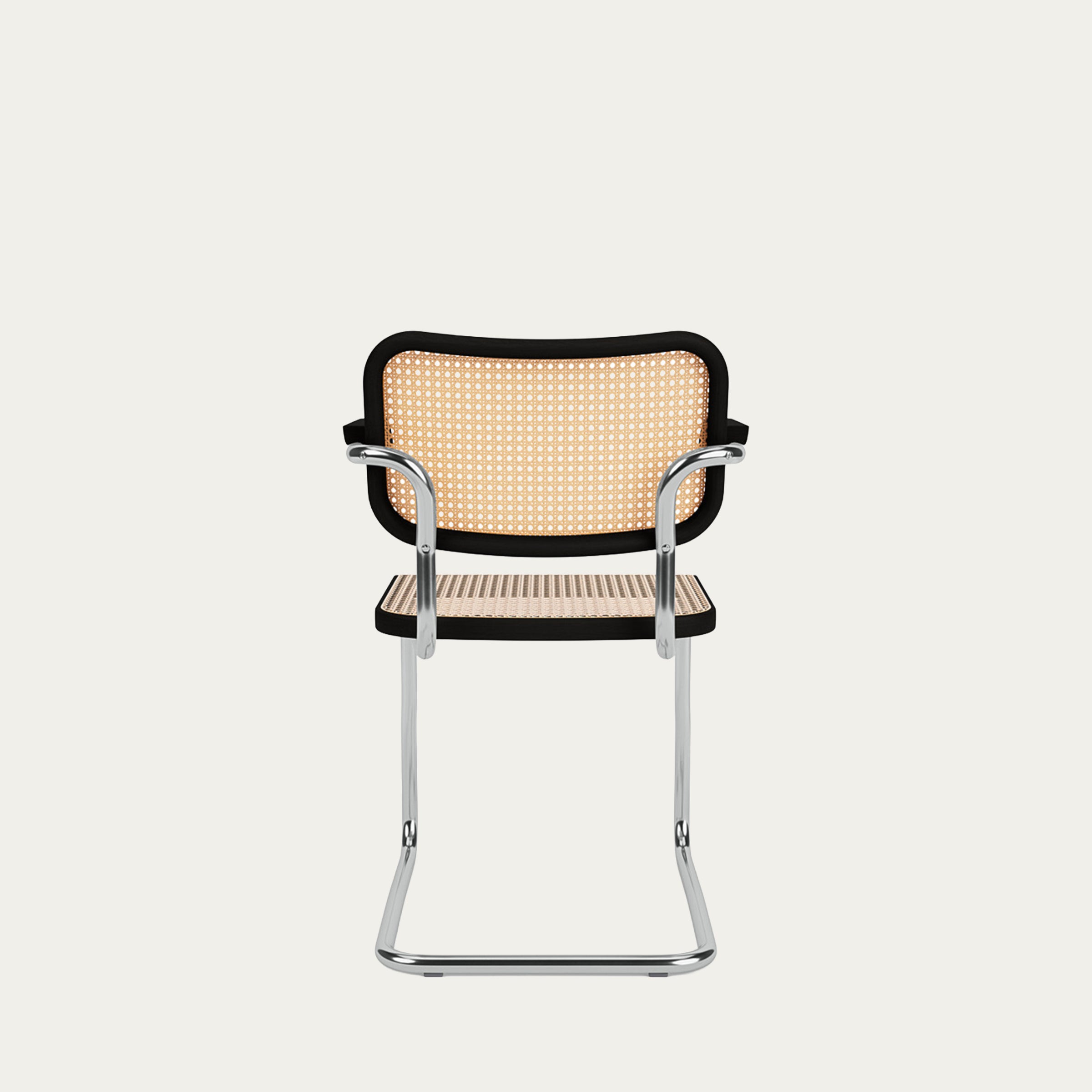 Rückansicht des schwarzen Cesca Stuhls mit Armlehnen von Marcel Breuer, Rohrgeflecht und verchromtem Freischwingergestell, 1928