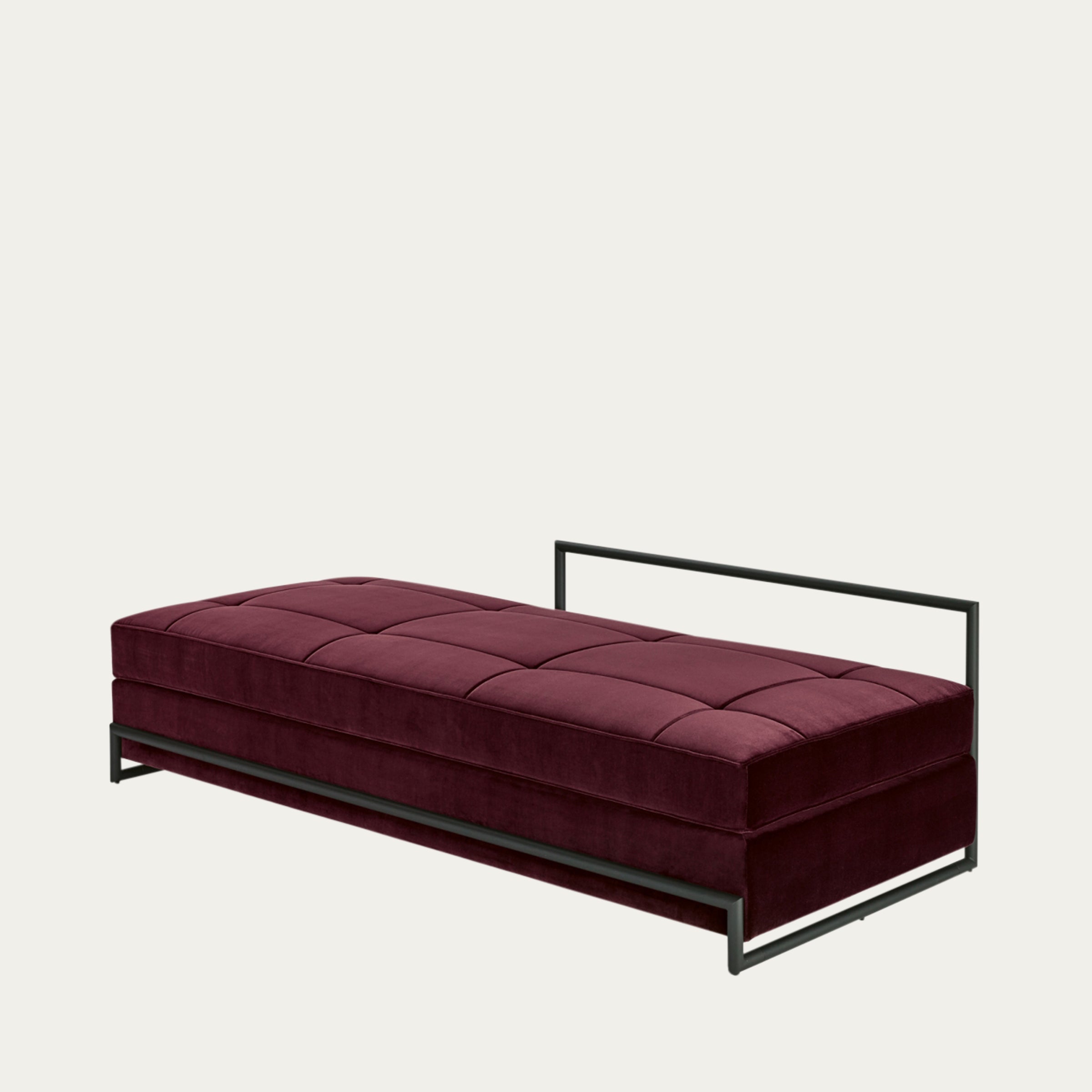 Day Bed von Eileen Gray 1925 in dunkelbrauner Ausführung mit verchromtem Stahlrahmen, eleganter Designklassiker