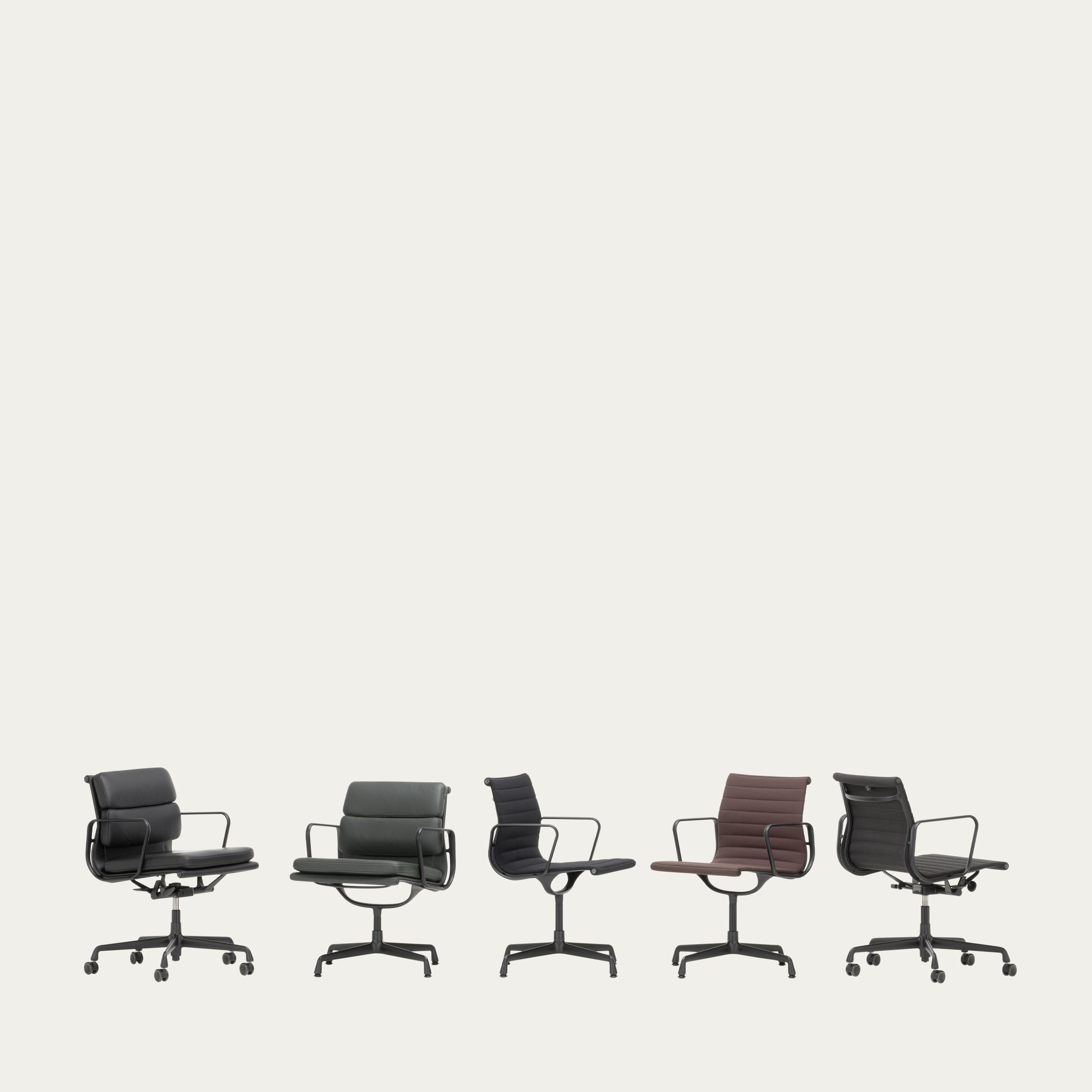 Übersicht der EA Aluminium Chair Serie von Charles & Ray Eames mit verschiedenen Modellen für Büro- und Konferenzräume