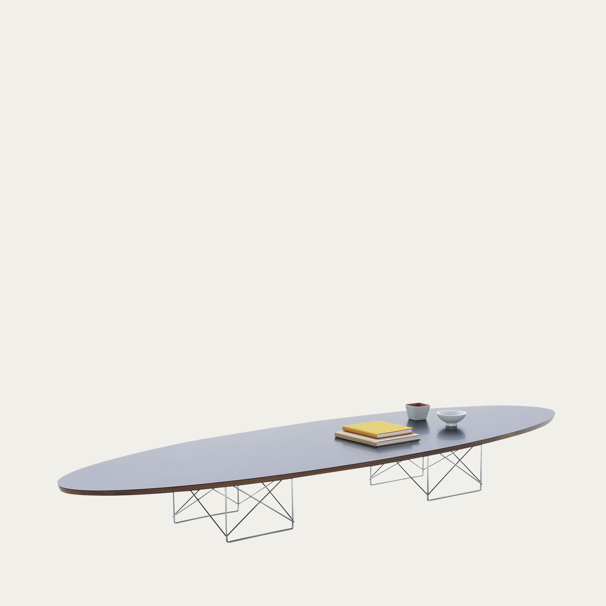 Ikonischer ETR Couchtisch von Charles & Ray Eames (1951) mit grauer elliptischer Tischplatte und verchromtem Drahtuntergestell