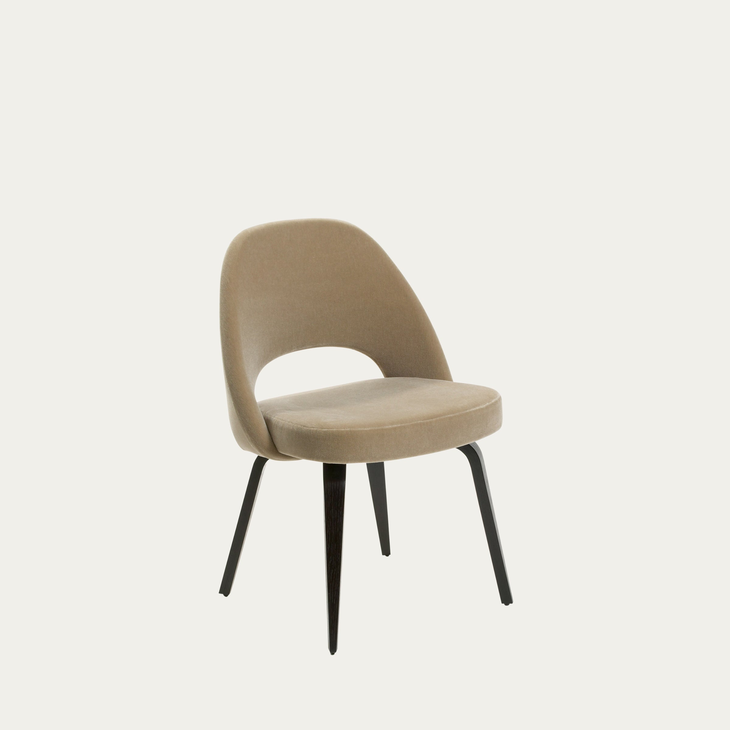 Gepolsterter Executive Chair von Eero Saarinen 1946 mit geschwungener Rückenlehne und Sitzfläche