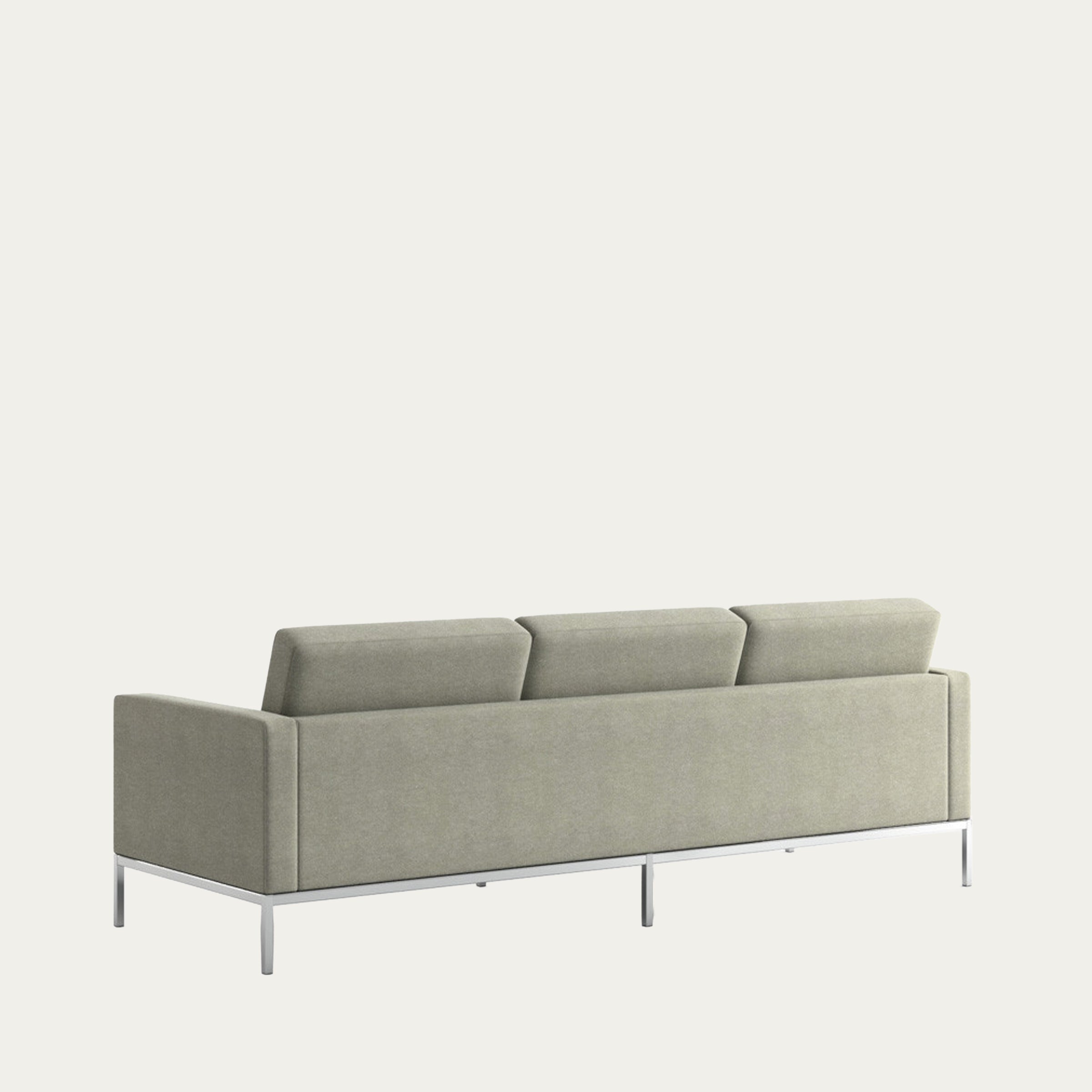 Rückansicht des Florence Knoll Sofas von 1954 in hellgrauem Stoff mit modernem, klaren Design und Stahlgestell