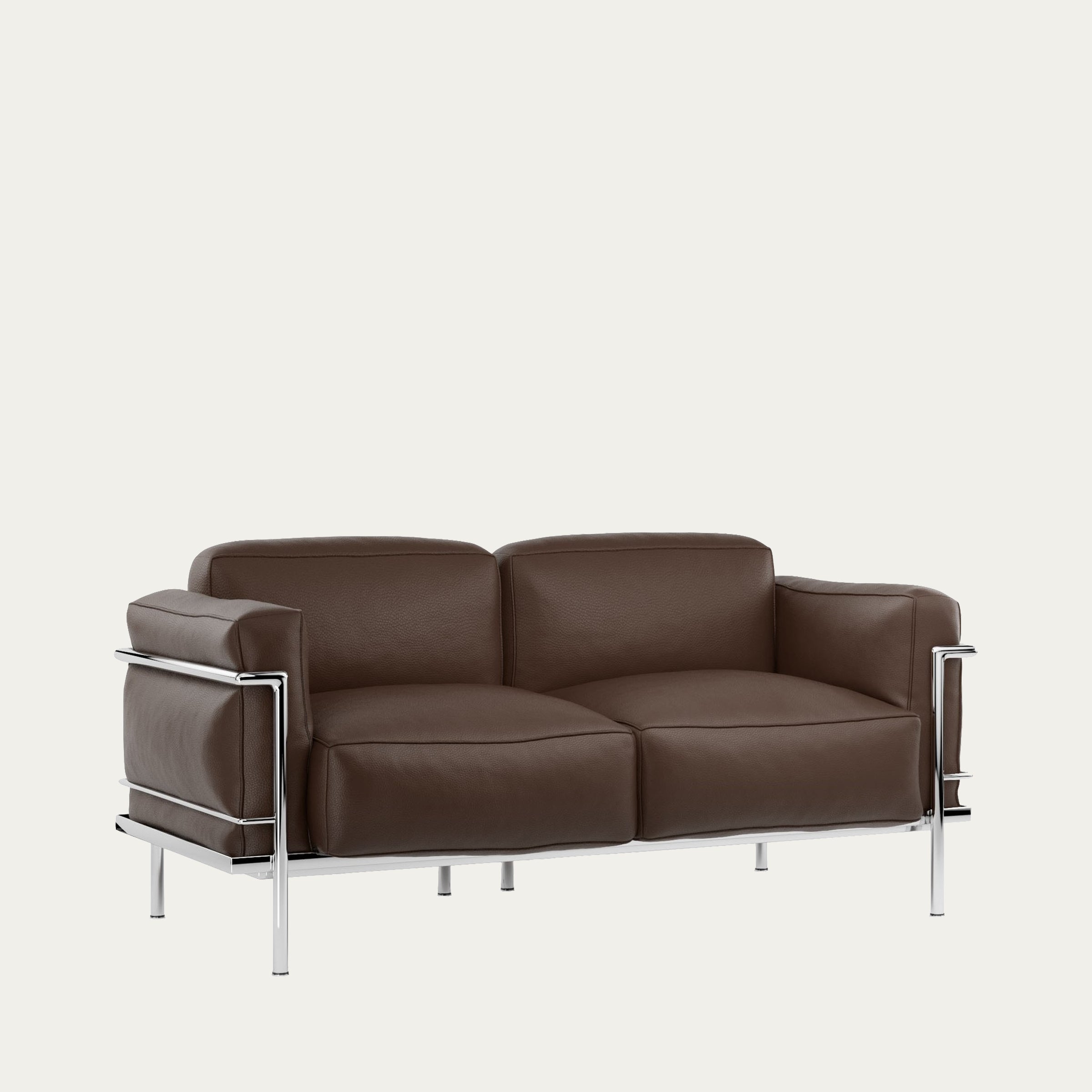 Zweisitziges Grand Confort Sofa von Le Corbusier aus braunem Leder mit poliertem Stahlrahmen, frontale Ansicht
