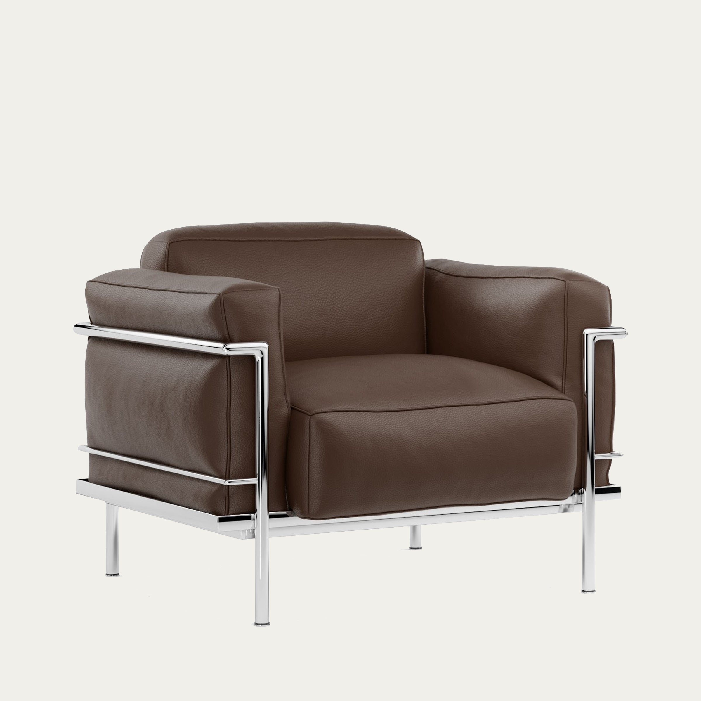 Frontansicht des Grand Confort Sessels von Le Corbusier in braunem Leder mit verchromtem Stahlrohrgestell