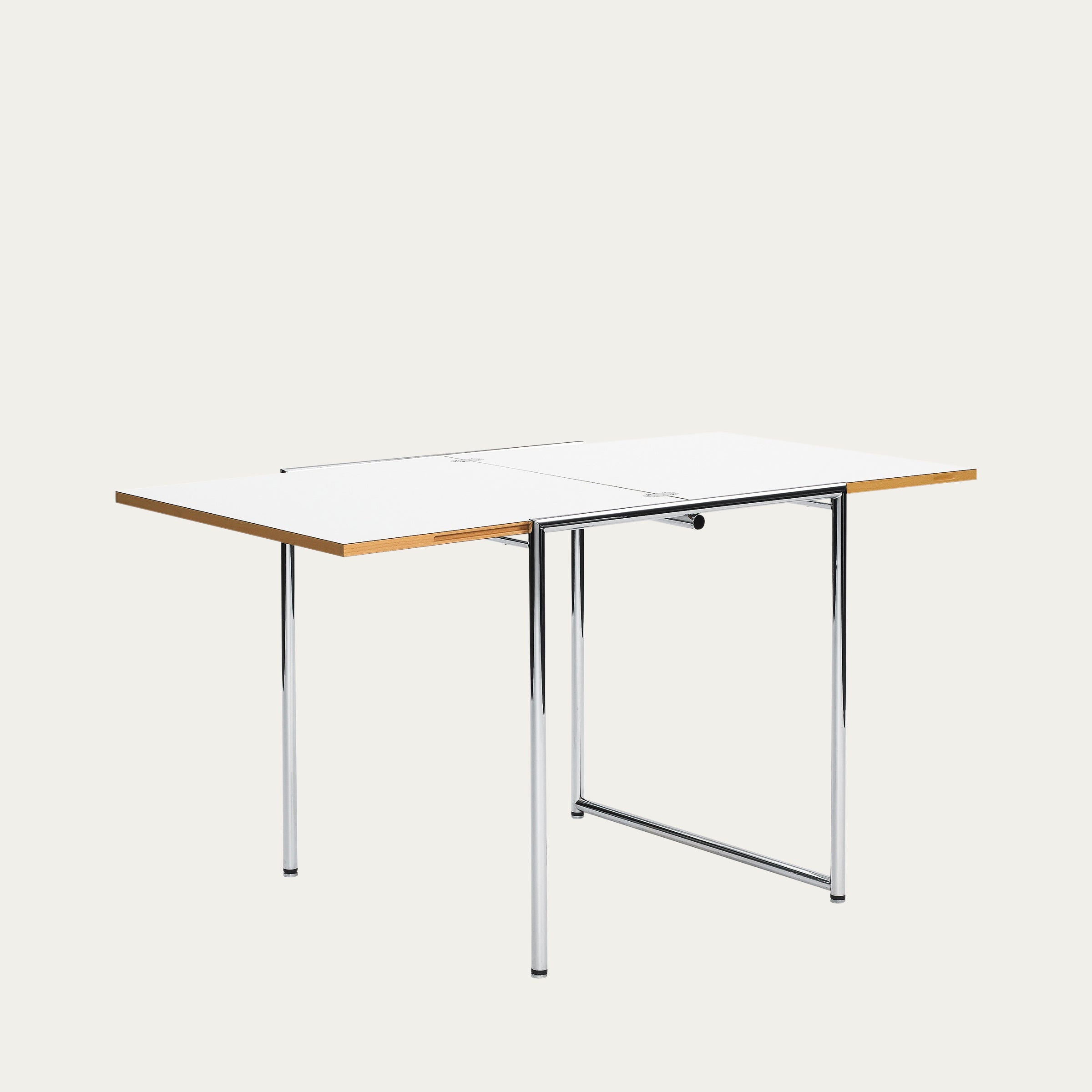 Ausziehbarer Jean Table von Eileen Gray 1929 mit vergrößerter Tischfläche, funktionales Design und verchromte Stahlbeine
