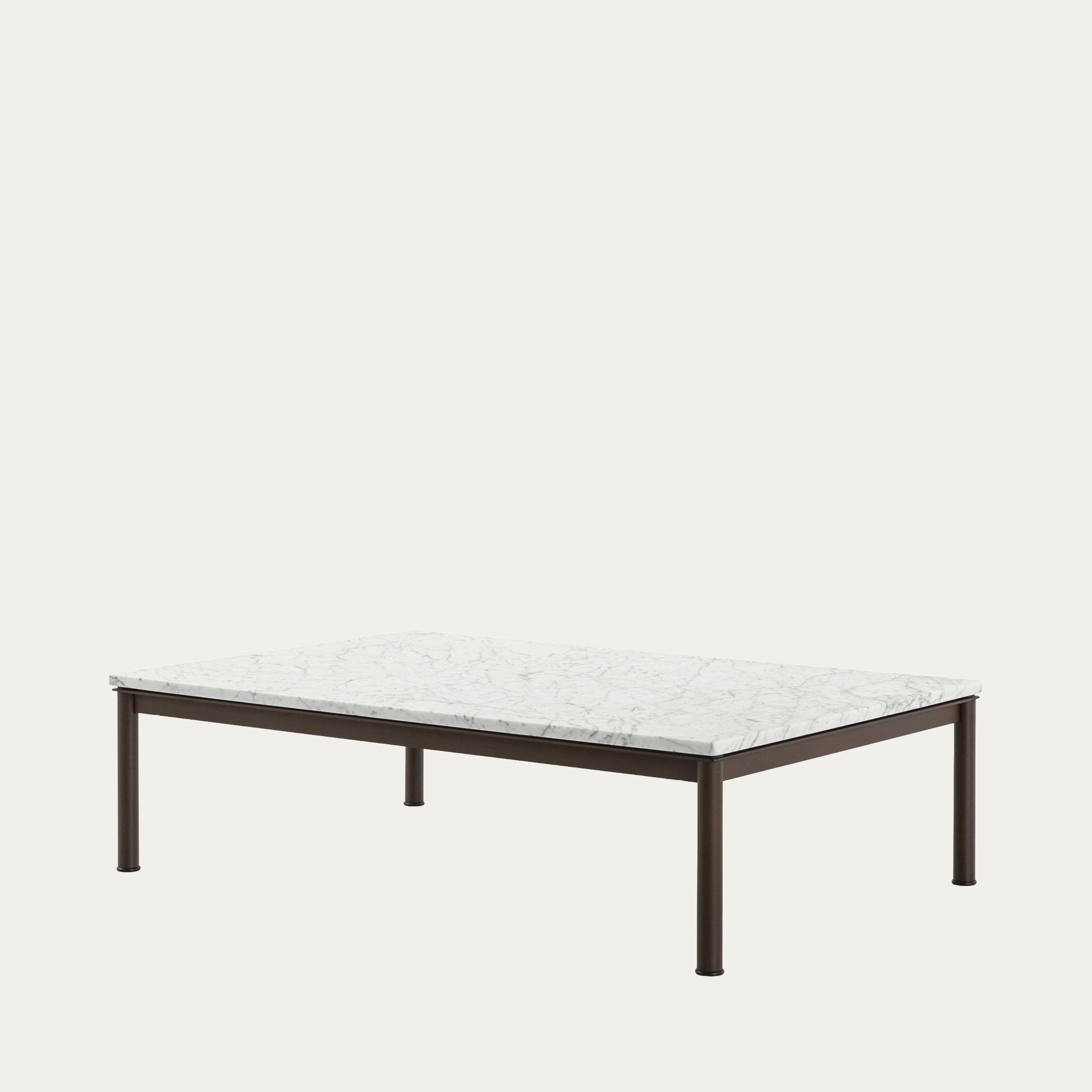 LC10-P Tisch mit weißer Marmorplatte und dunkelbraunem Rohrgestell, seitliche Ansicht