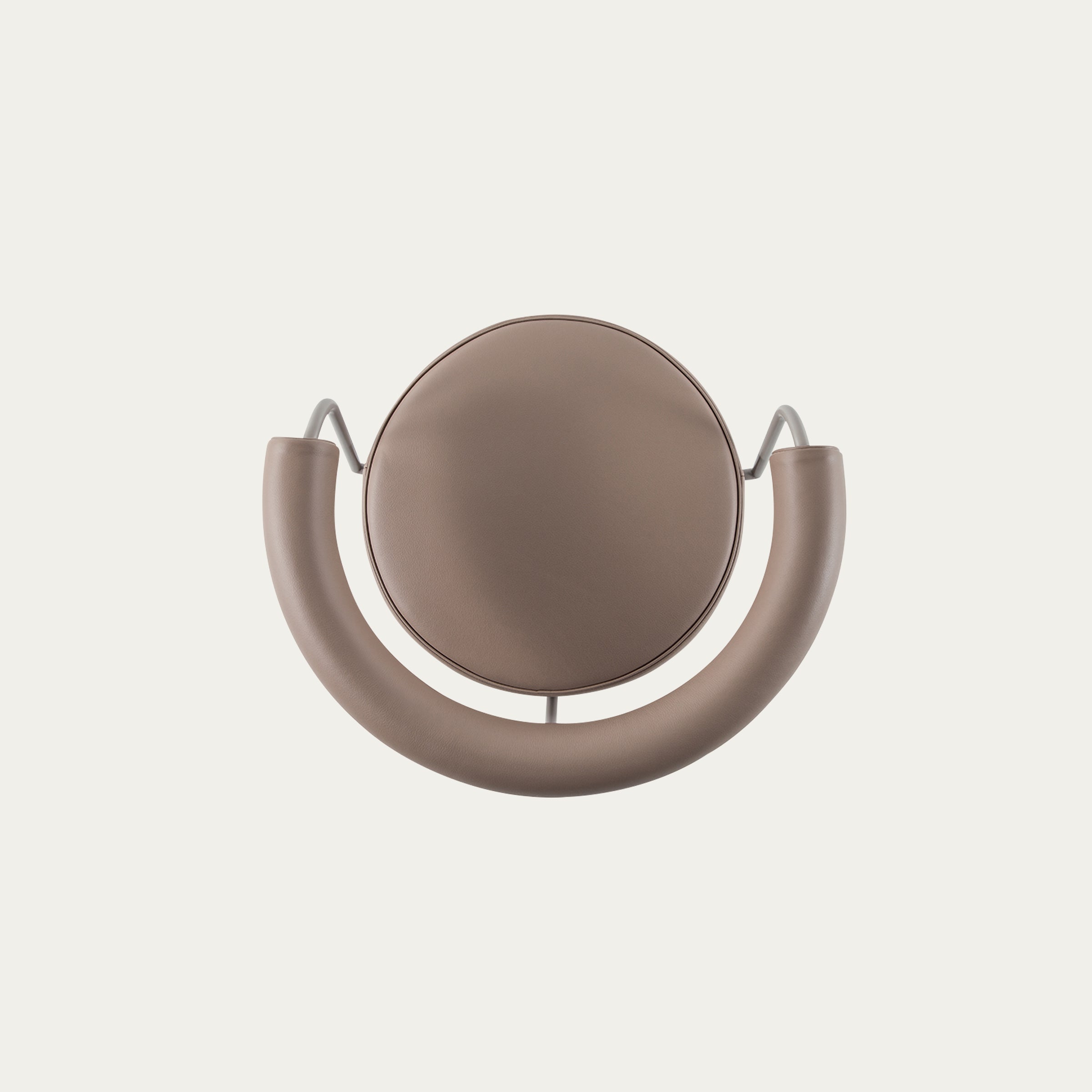 Obere Draufsicht des LC7 Drehstuhls Fauteuil Tournant von Le Corbusier in taupefarbenem Leder mit gebogener Rückenrolle