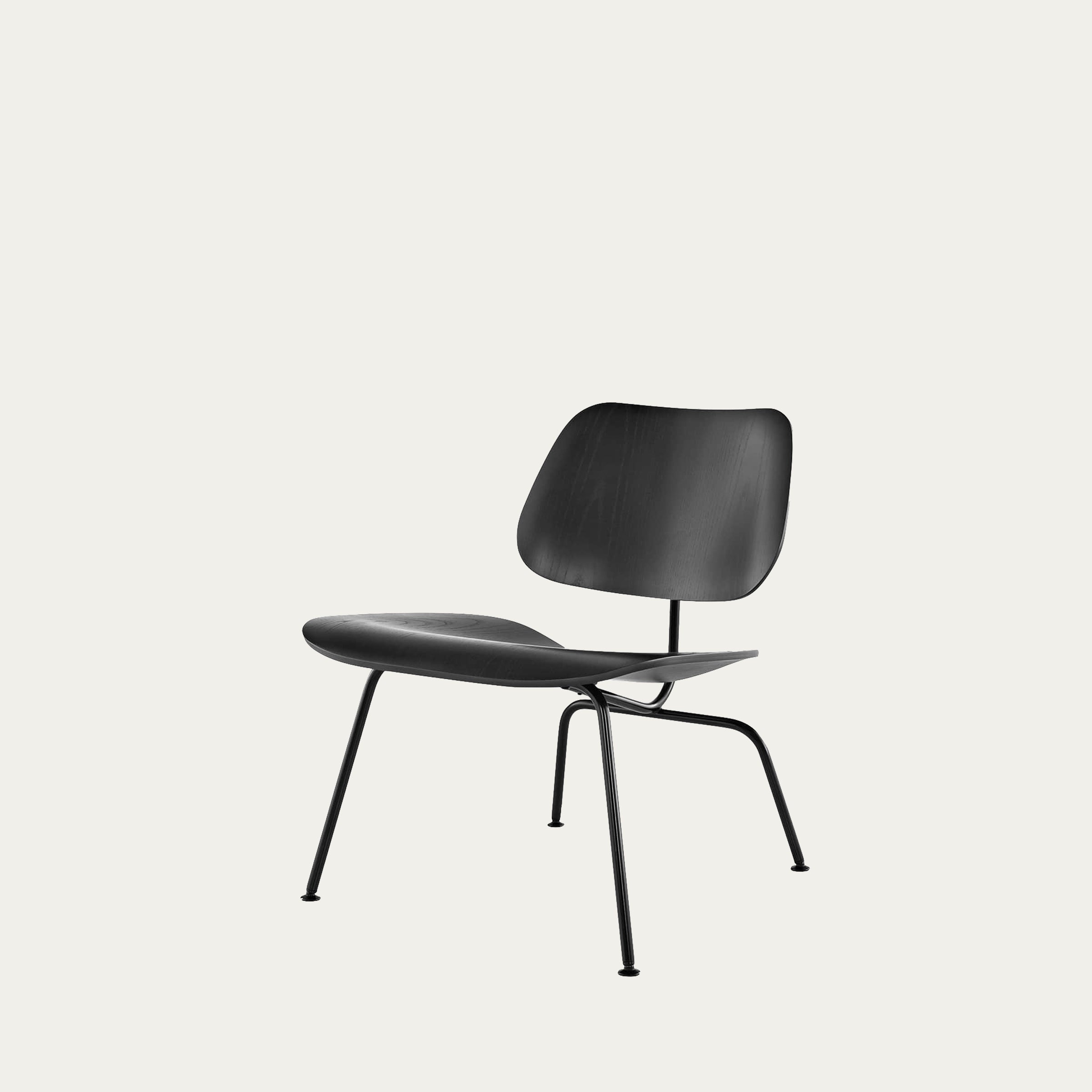 Minimalistischer LCM Stuhl von Charles & Ray Eames (1945), Sitzschale aus Holz, ikonische Konstruktion für Wohn- und Essbereiche