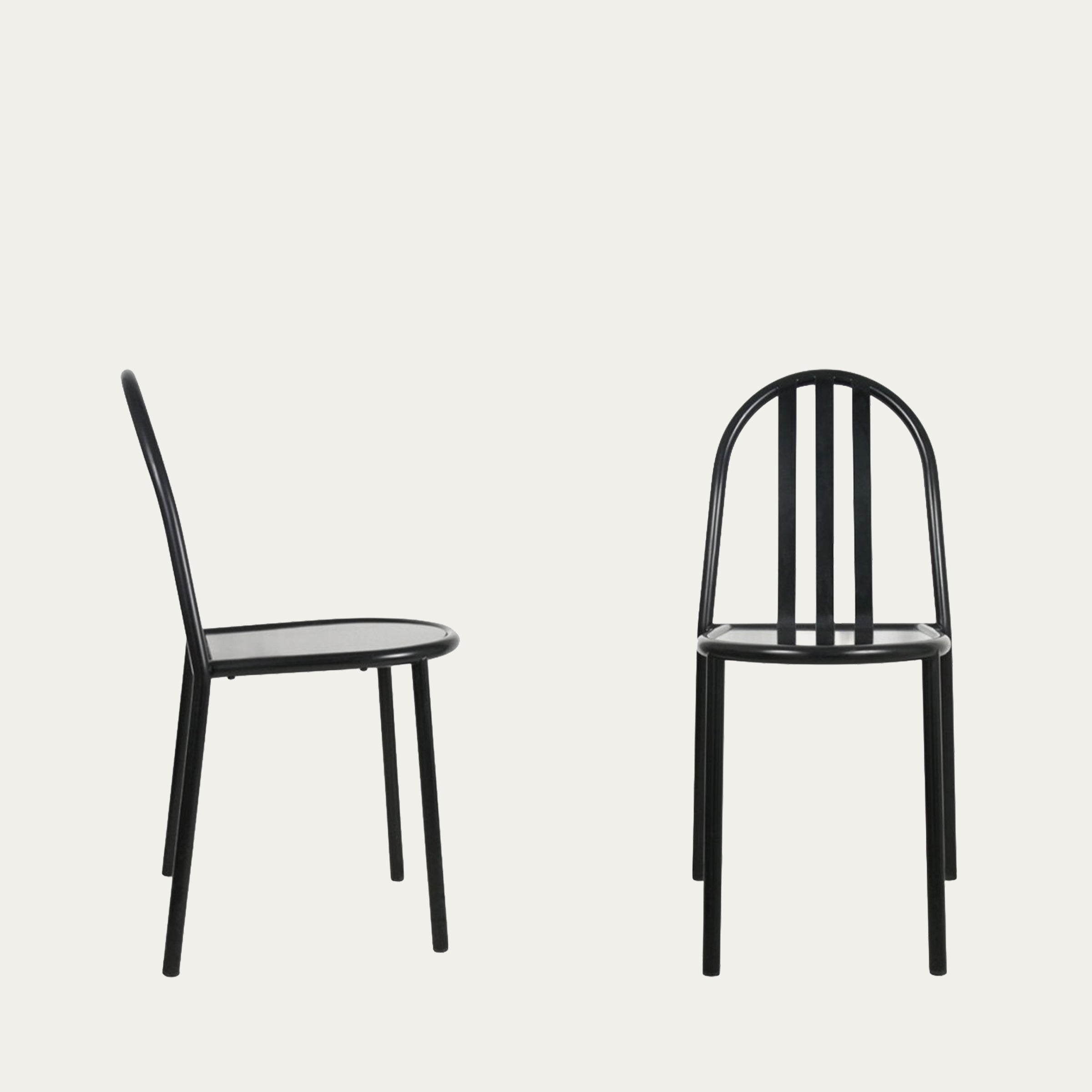 Zwei Ansichten des schwarzen Model 222 Stuhls von Robert Mallet-Stevens – Vorderansicht und Seitenansicht