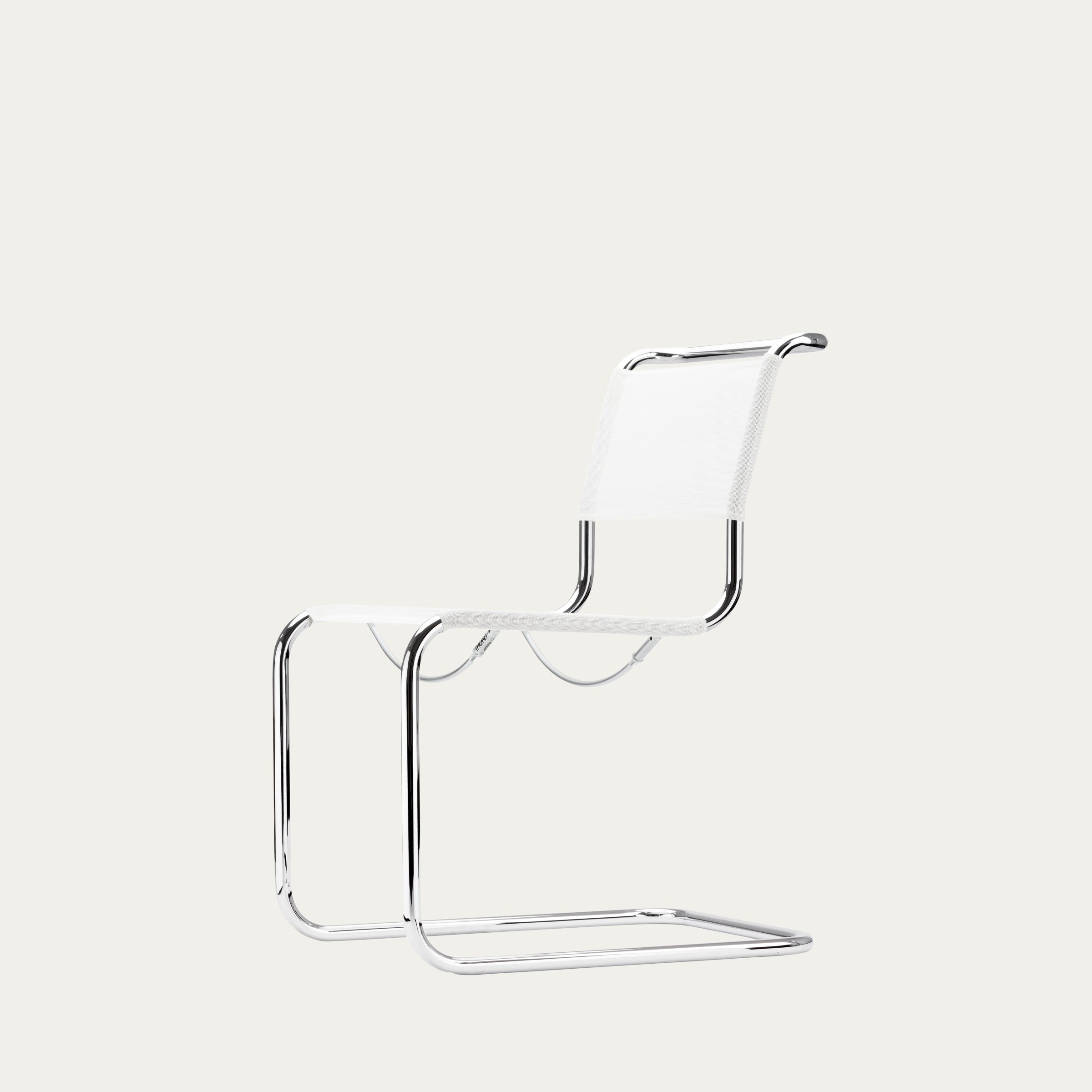 Weißer S33 Freischwinger von Mart Stam (1926) – ikonischer Bauhaus-Stuhl mit verchromtem Stahlrohrgestell