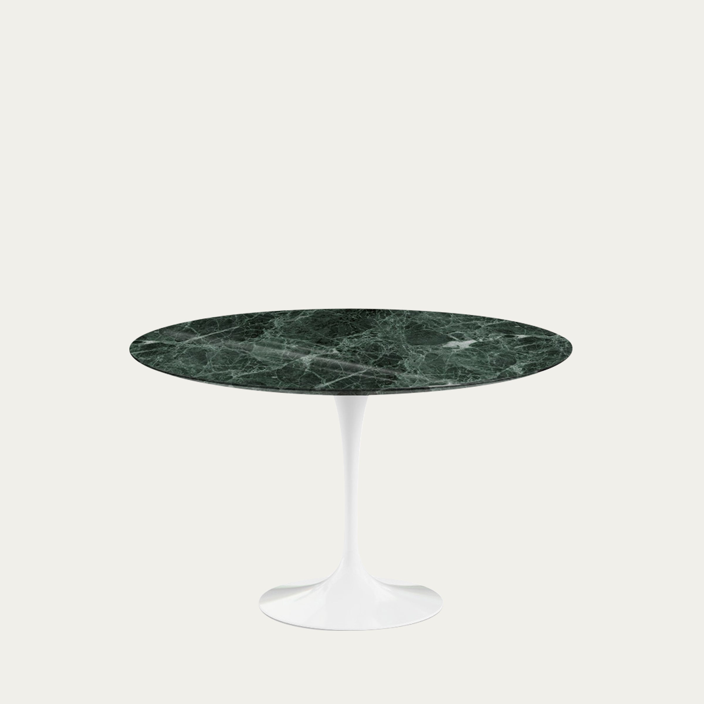 Runder Tulip Table von Eero Saarinen 1957 mit hellem Naturstein und zentralem Tulpenfuß